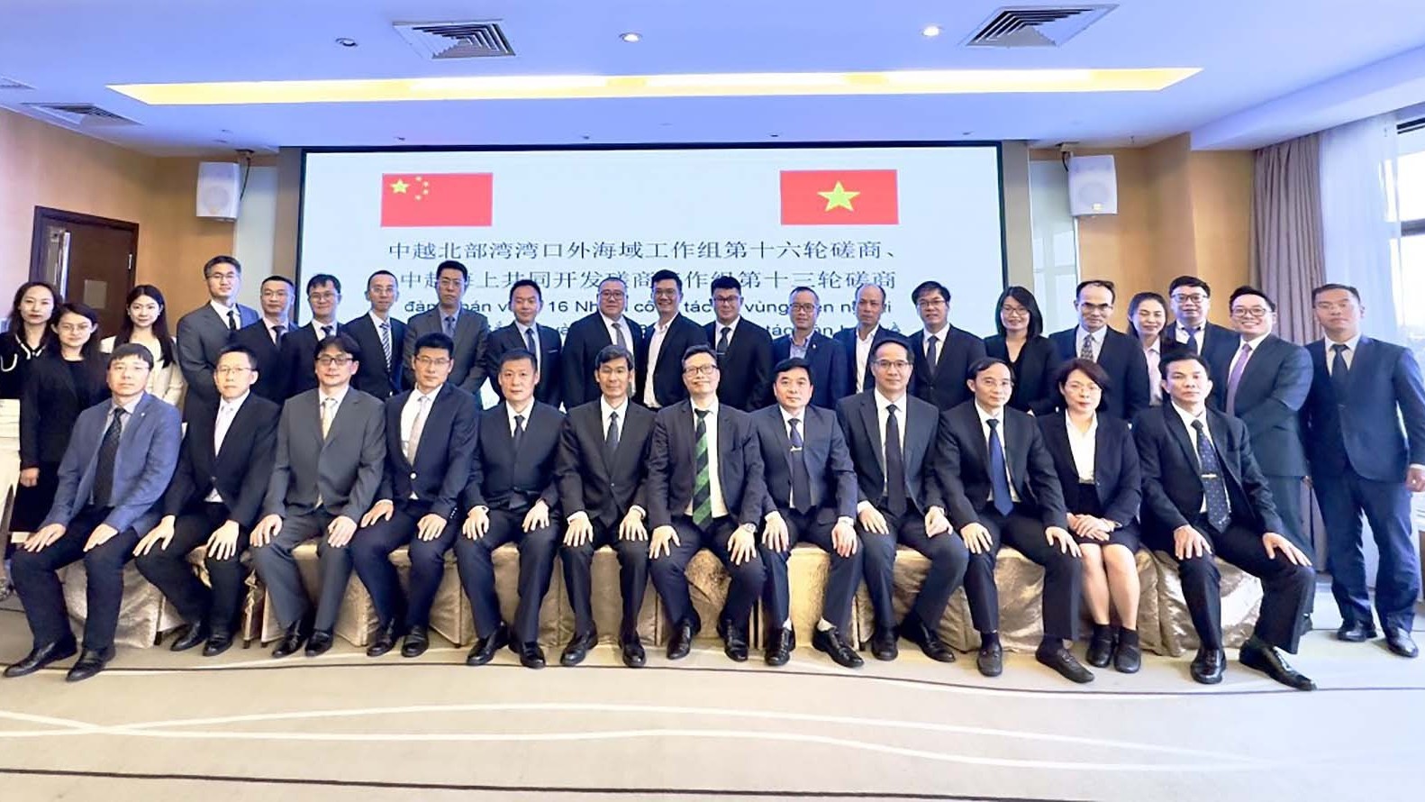 Việt Nam và Trung Quốc đàm phán về vấn đề trên biển