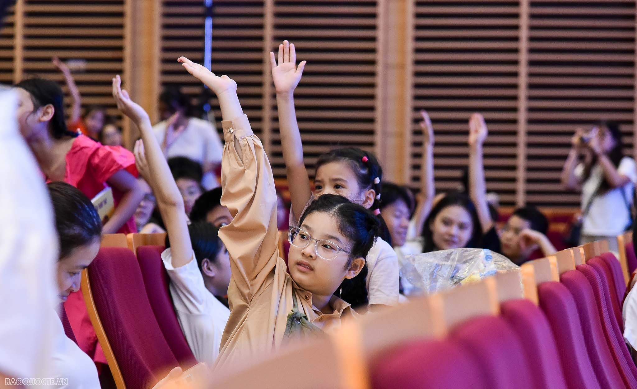 Con yêu ngành Ngoại giao lần 4 trở lại