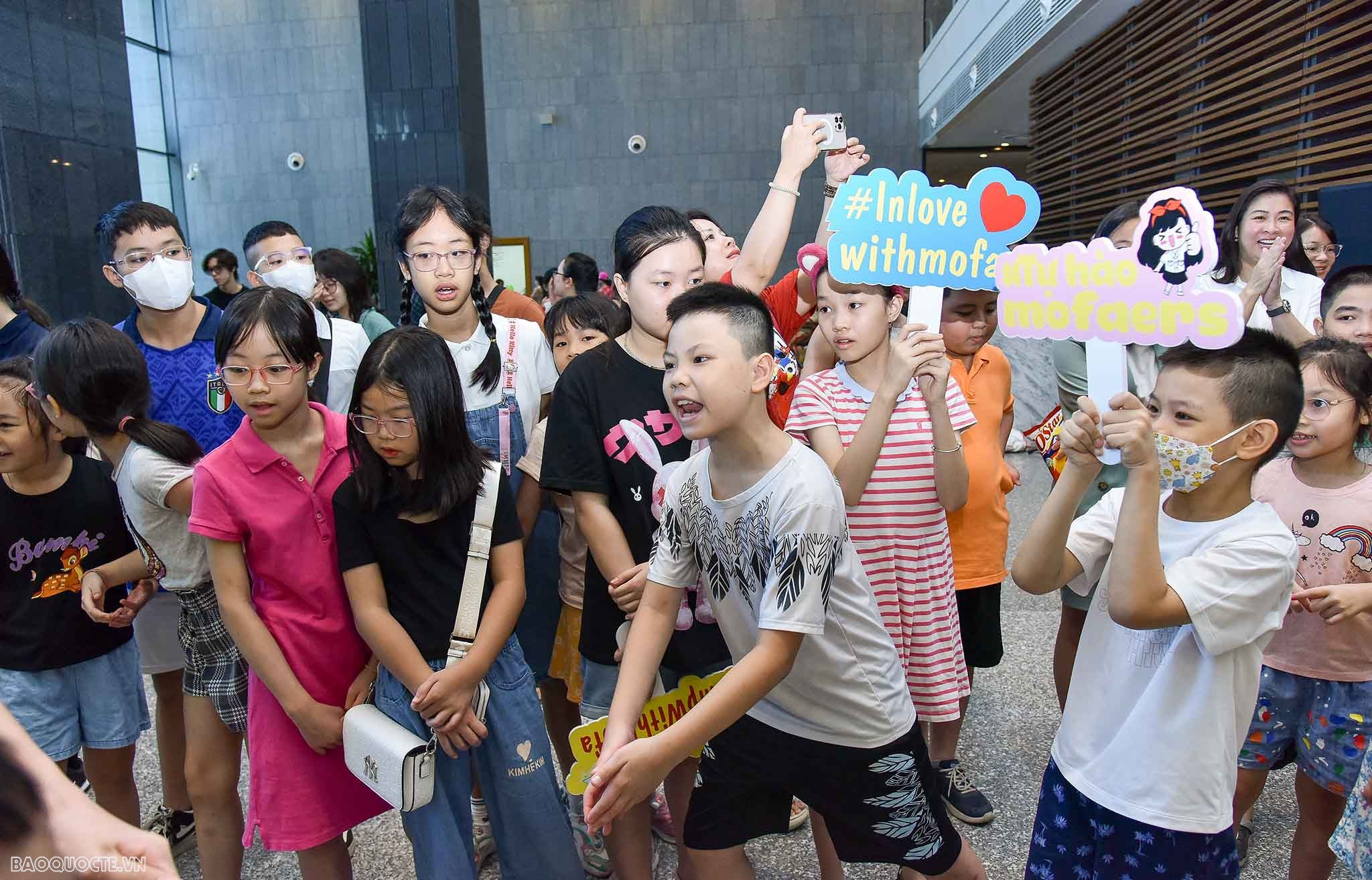 Con yêu ngành Ngoại giao lần 4 trở lại