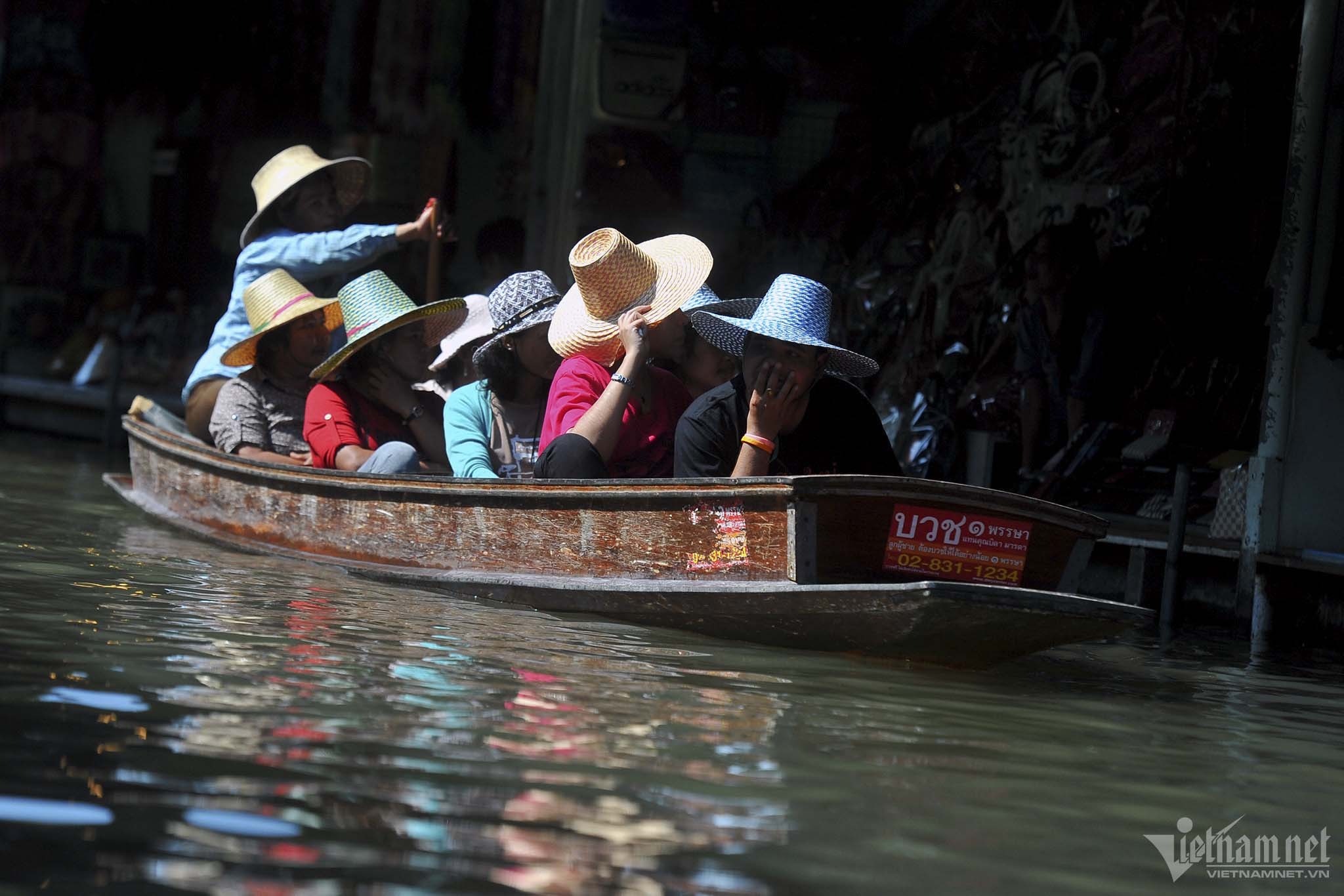 Khám phá chợ nổi lâu đời nhất Thái Lan