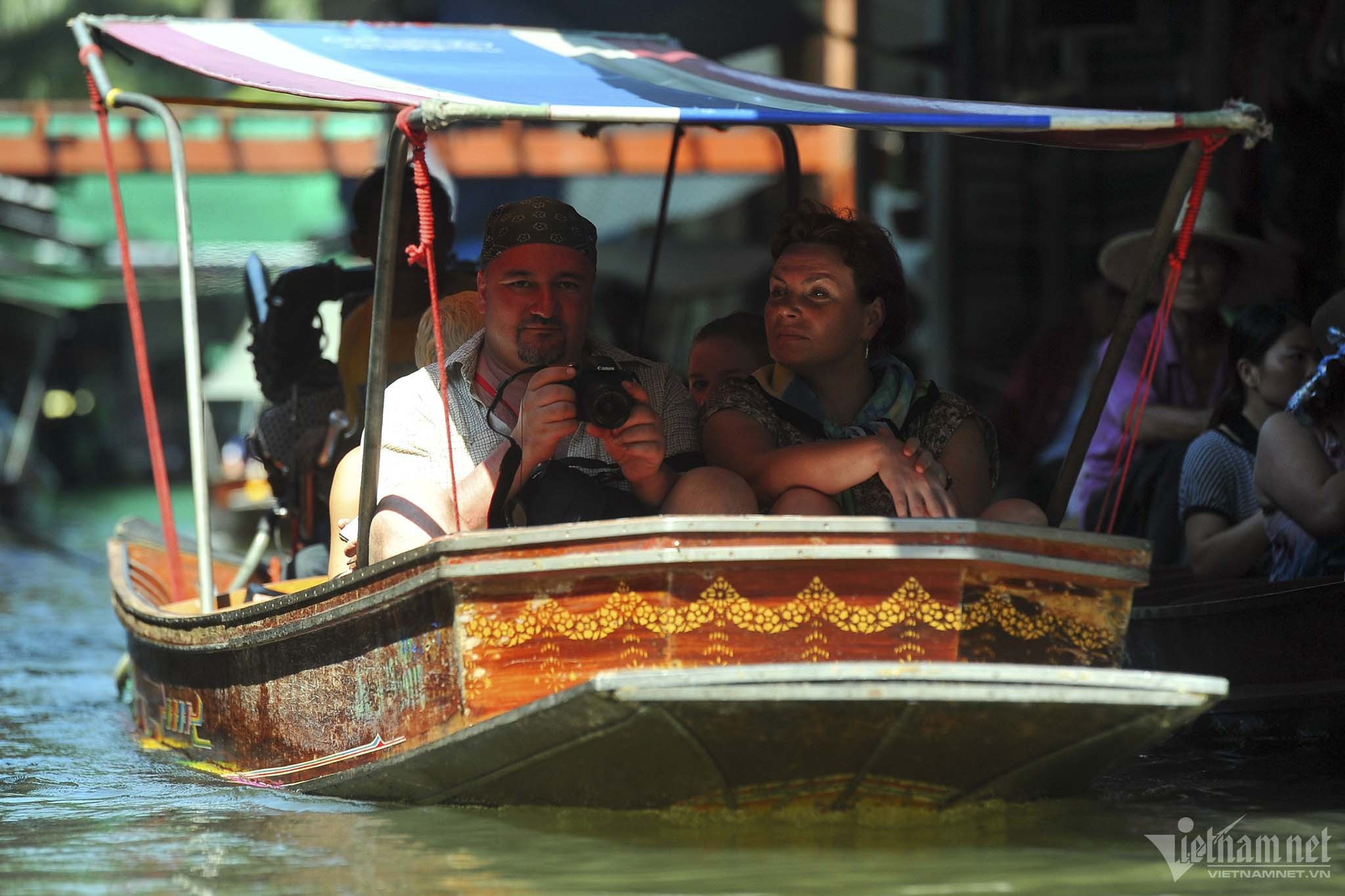 Khám phá chợ nổi lâu đời nhất Thái Lan