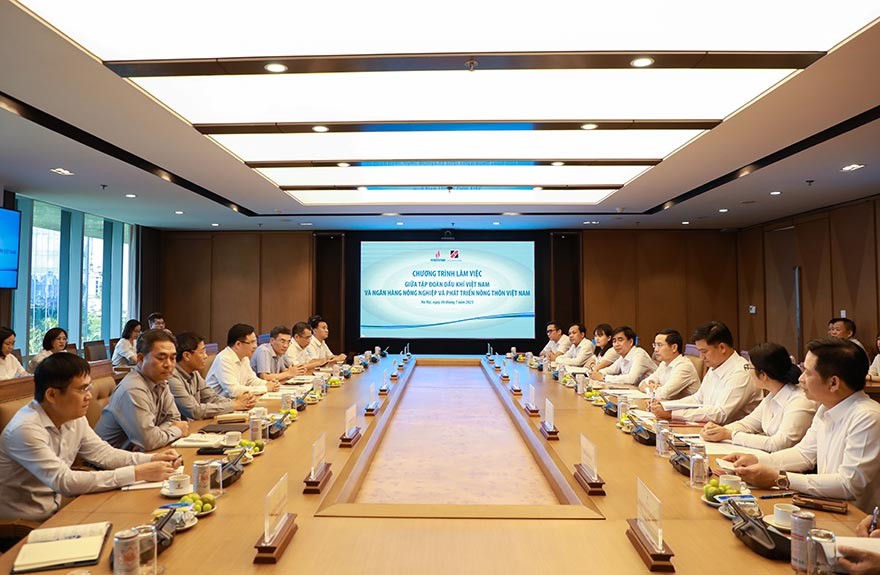 PetroVietnam và Agribank đẩy mạnh hợp tác cùng phát triển, hoàn thành tốt nhiệm được Nhà nước giao phó. (Nguồn: Agribank) PetroVietnam và Agribank đẩy mạnh hợp tác cùng phát triển, hoàn thành tốt nhiệm được Nhà nước giao phó. (Nguồn: Agribank)