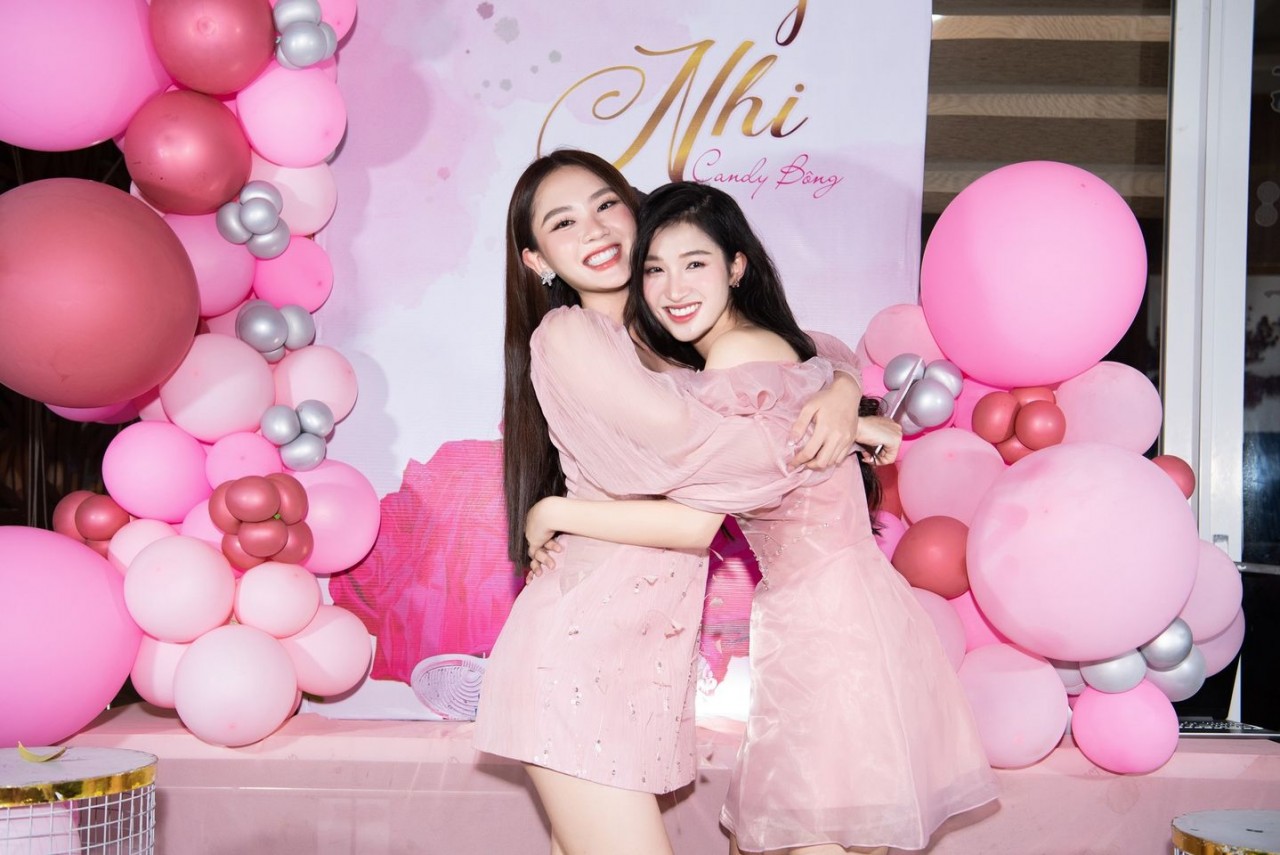 Khi Top 3 Mai Phương - Bảo Ngọc - Phương Nhi đọ sắc