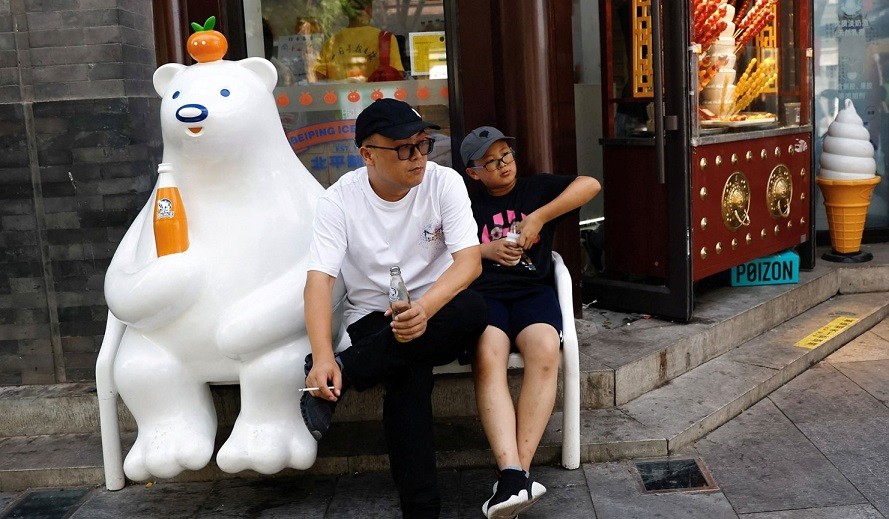 Ảnh ấn tượng (3-9/7): Bất ngờ về nơi trùm Wagner đang lưu trú, pháo tự hành hiếm nhất của Ukraine khai hỏa, ông Biden ‘ngầu’ với kính râm