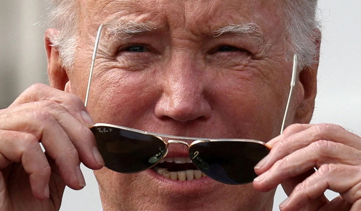 Ảnh ấn tượng (3-9/7): Bất ngờ về nơi trùm Wagner đang lưu trú, pháo tự hành hiếm nhất của Ukraine khai hỏa, ông Biden ‘ngầu’ với kính râm