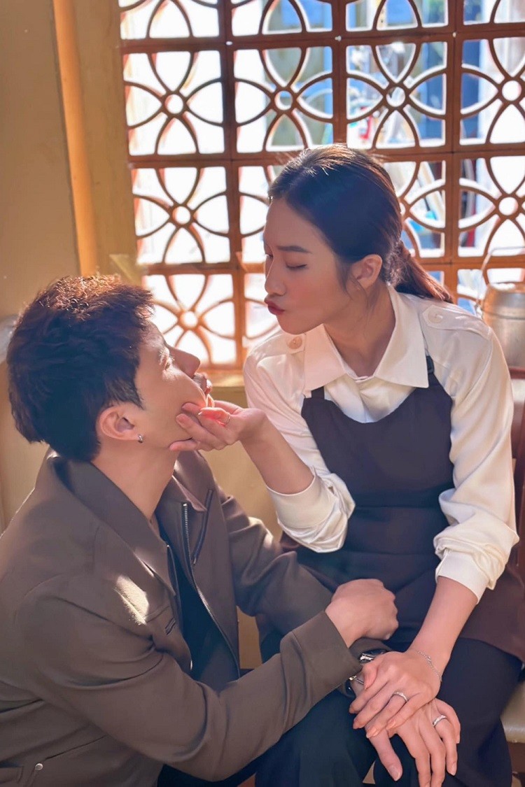 Gia đình vui bất thình lình: