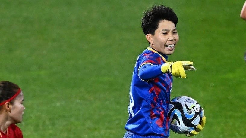 Thủ môn Kim Thanh nhận giải xuất sắc nhất trận đấu tuyển nữ Việt Nam vs nữ New Zealand