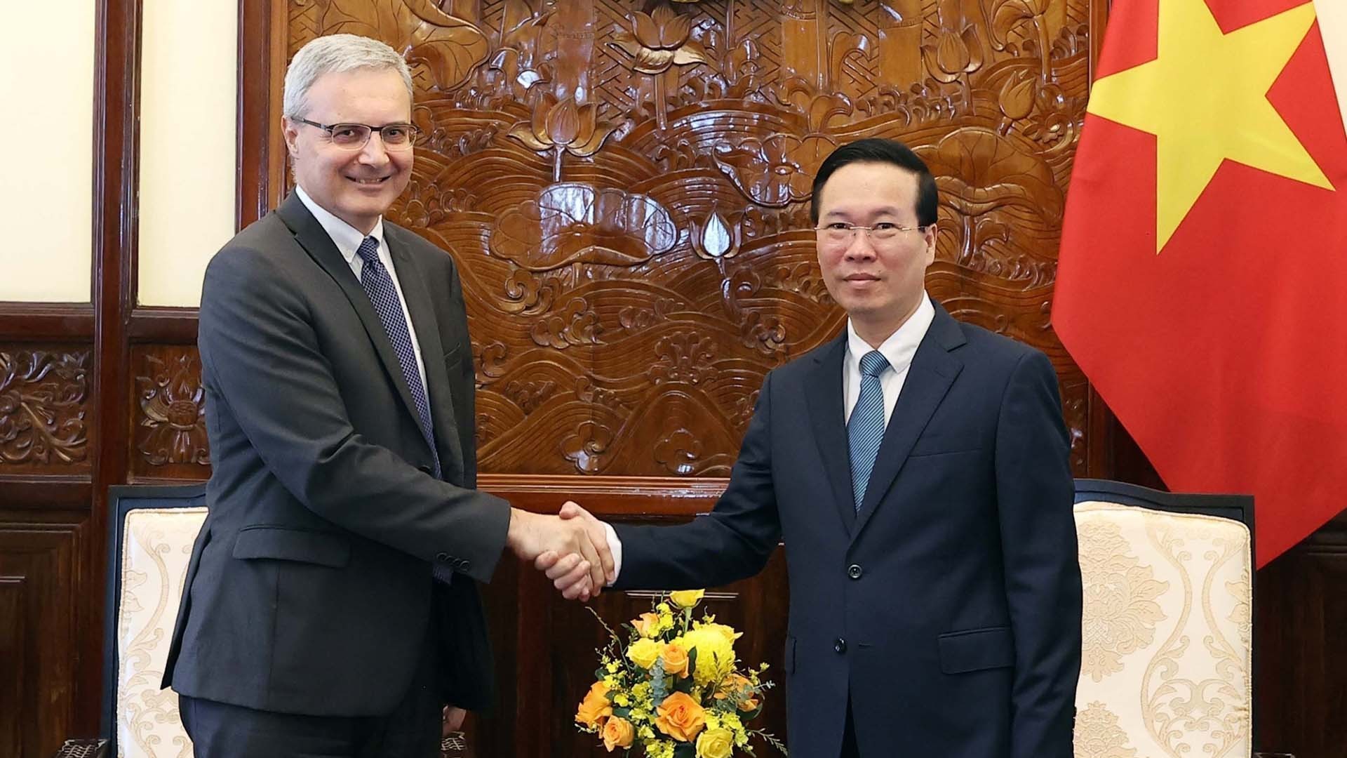 Chủ tịch nước Võ Văn Thưởng tiếp Đại sứ Pháp Nicolas Warnery