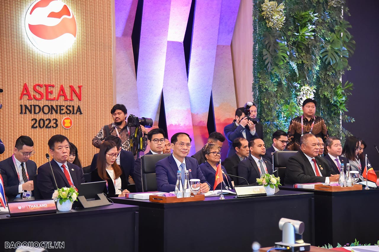 Hoạt động của Bộ trưởng Ngoại giao Bùi Thanh Sơn trong ngày đầu tiên dự AMM-56 Hoạt động của Bộ trưởng Ngoại giao Bùi Thanh Sơn trong ngày đầu tiên dự AMM-56