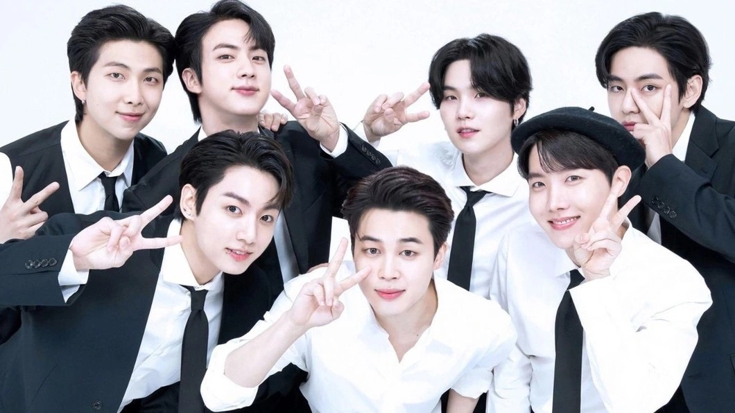 BTS trải lòng về những cú sốc khi mới bắt đầu sự nghiệp trong cuốn sách kỷ niệm 10 năm thành lập