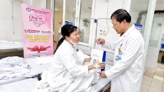 Bệnh viện Phụ sản Trung ương: Điều trị bằng trái tim - Chăm sóc bằng tấm lòng