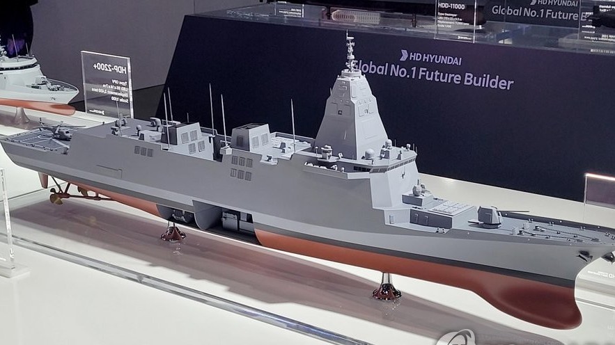 Hàn Quốc ra mẳt công nghệ nâng cao khả năng phát hiện tên lửa của tàu chiến; gửi lô viện trợ quân sự mới tới Ukraine