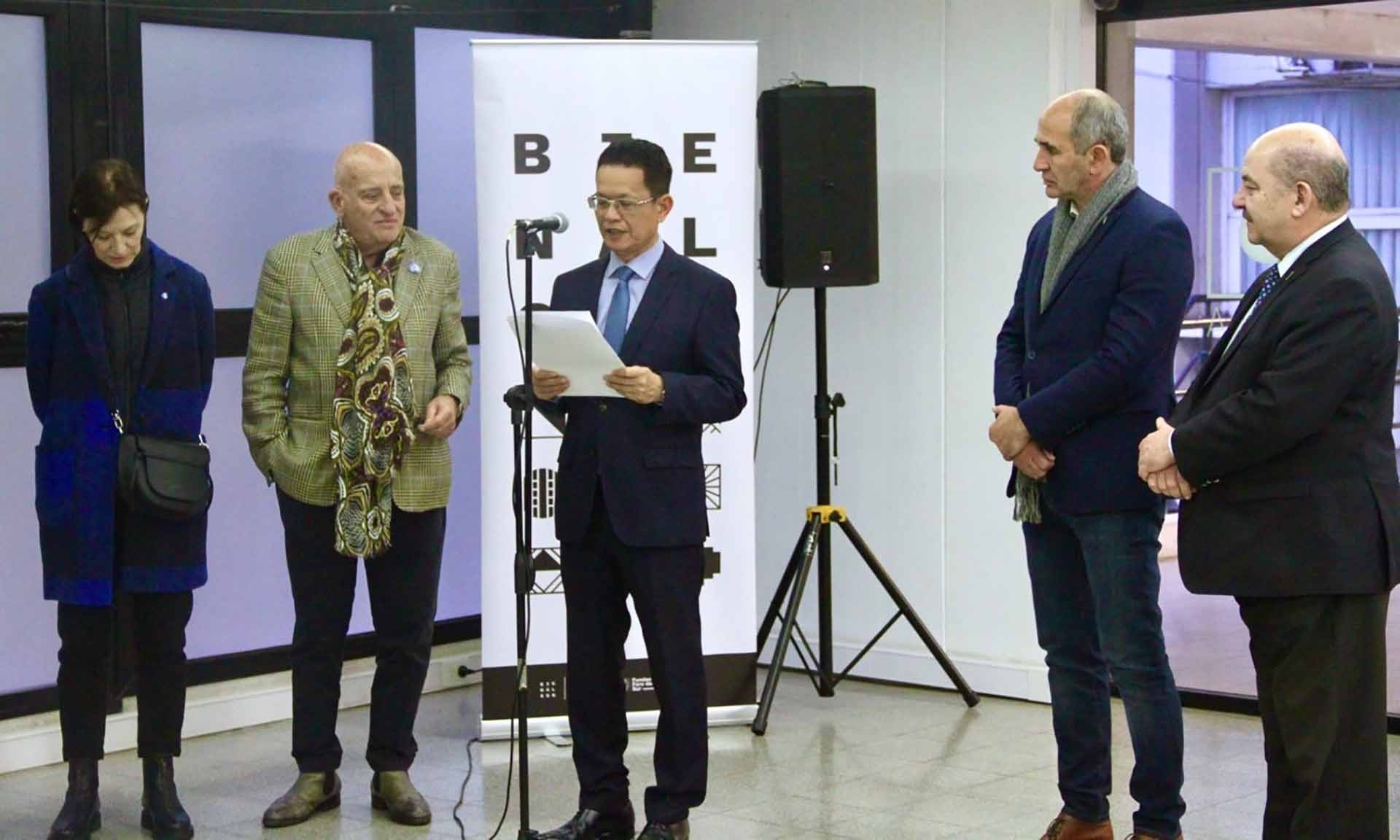 Đại sứ Việt Nam tại Argentina Dương Quốc Thanh phát biểu tại sự kiện. Đại sứ Việt Nam tại Argentina Dương Quốc Thanh phát biểu tại sự kiện.