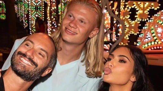 Người hâm mộ Man City có phần lo lắng khi Erling Haaland chụp ảnh chung với Kim Kardashian