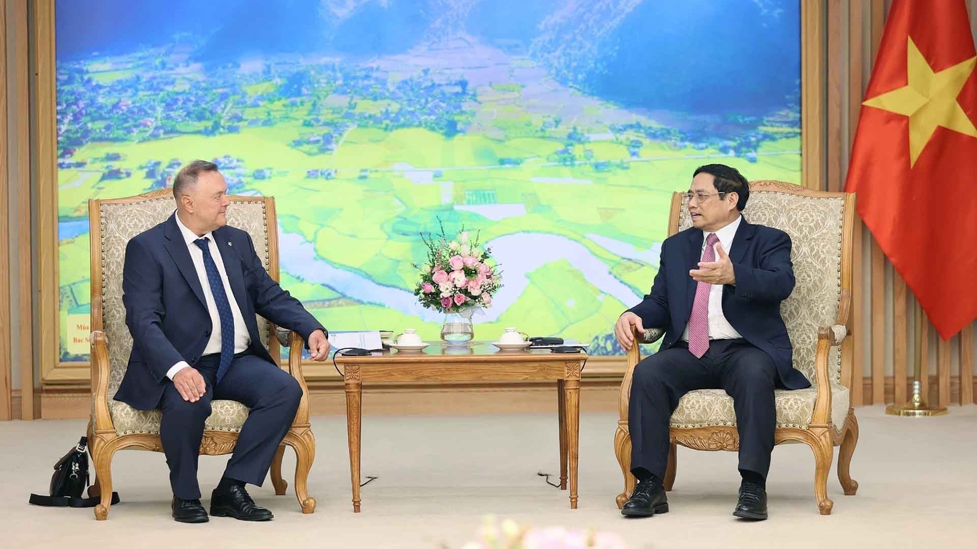 Đưa Việt Nam trở thành một trung tâm lớn hơn về logistics, vận tải liên vận