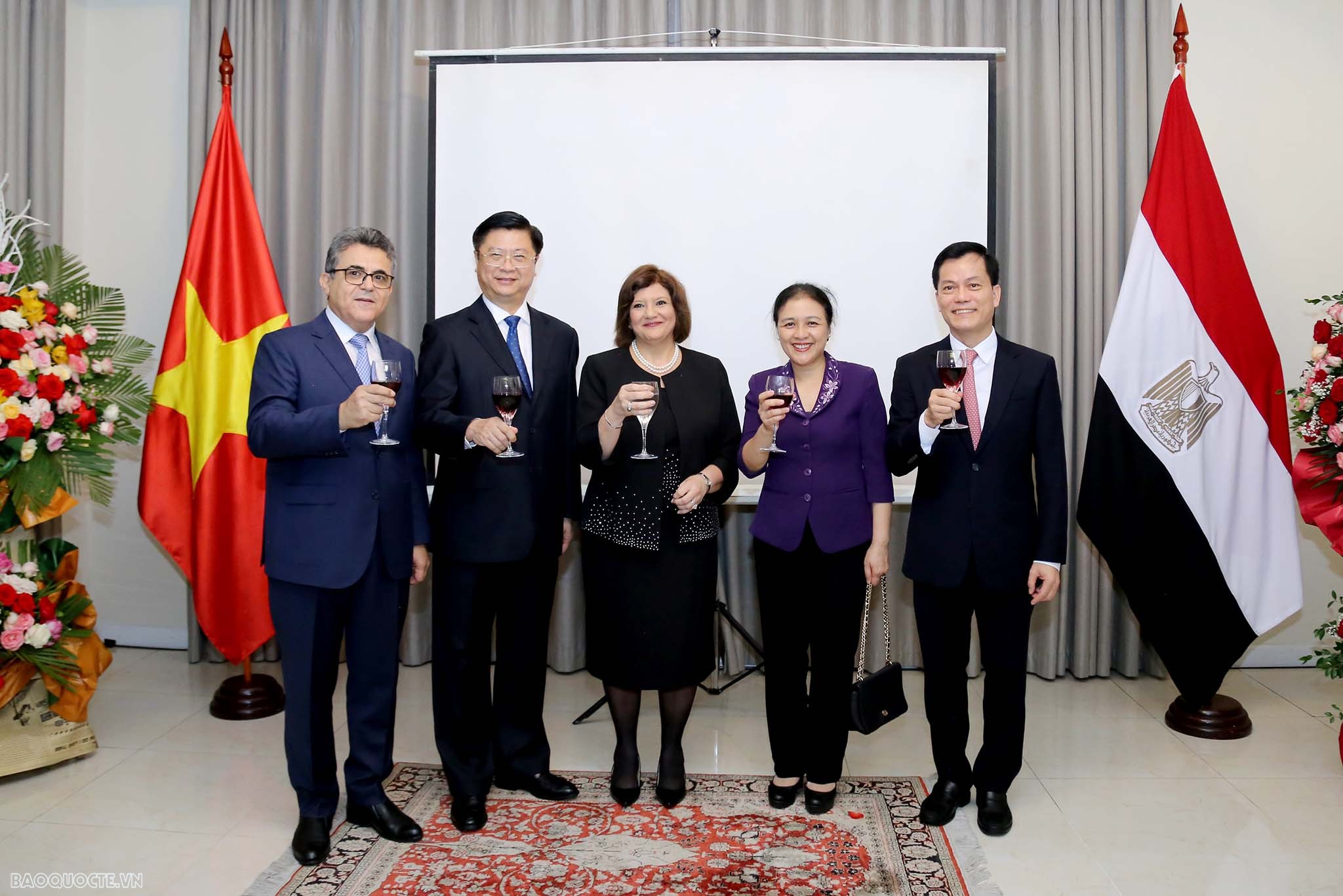 Việt Nam - Ai Cập được xây dựng trên nền móng vững chắc Ai Cập - Việt Nam: Tiếp tục hợp tác vì sự phát triển, vì sự thịnh vượng của người dân