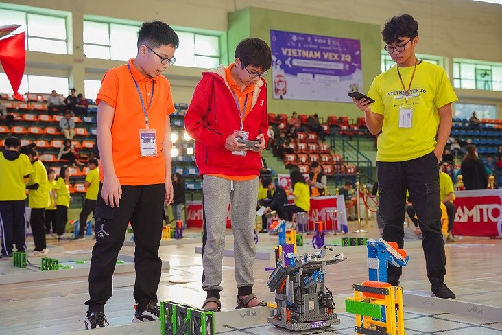 Khởi động chương trình 'A Year of Robotics 2024' và Giải vô địch Quốc gia VEX Robotics 2024 Khởi động chương trình 'A Year of Robotics 2024' và Giải vô địch Quốc gia VEX Robotics 2024