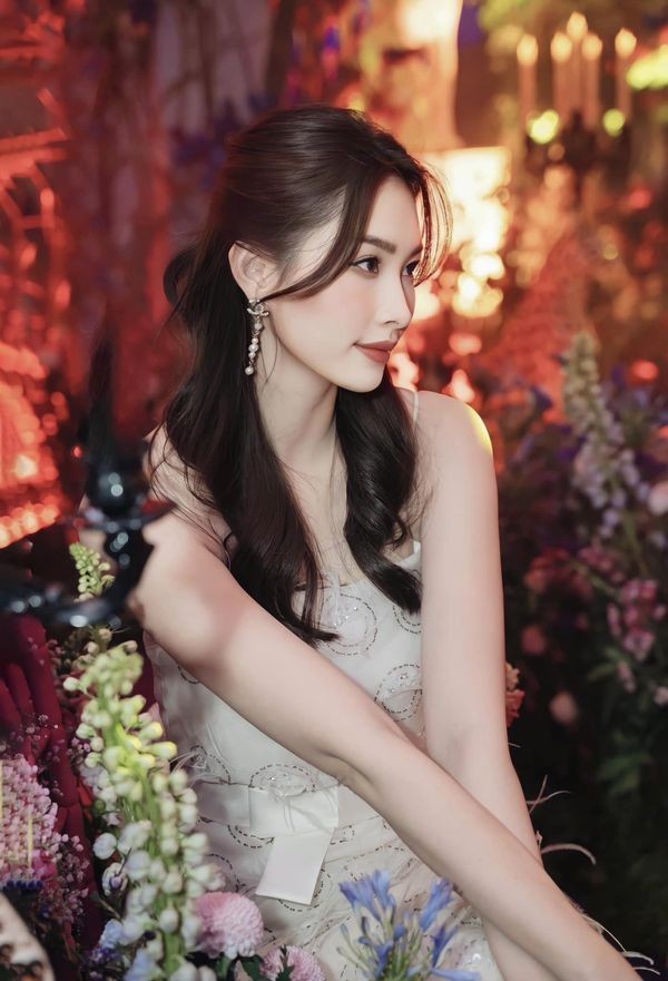 Hoa hậu Đặng Thu Thảo