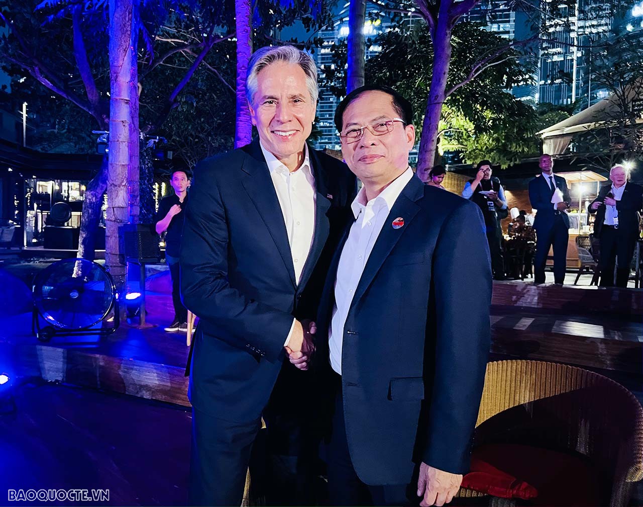 AMM-56: Bộ trưởng Ngoại giao Bùi Thanh Sơn gặp Ngoại trưởng Hoa Kỳ Antony J. Blinken và ông Joseph Borell AMM-56: Bộ trưởng Ngoại giao Bùi Thanh Sơn gặp Ngoại trưởng Hoa Kỳ Antony J. Blinken và ông Joseph Borell