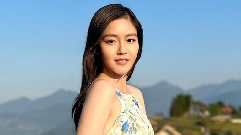 Nét đẹp ngọt ngào khi ít trang điểm của Á hậu 4 Siêu quốc gia 2023 Đặng Thanh Ngân