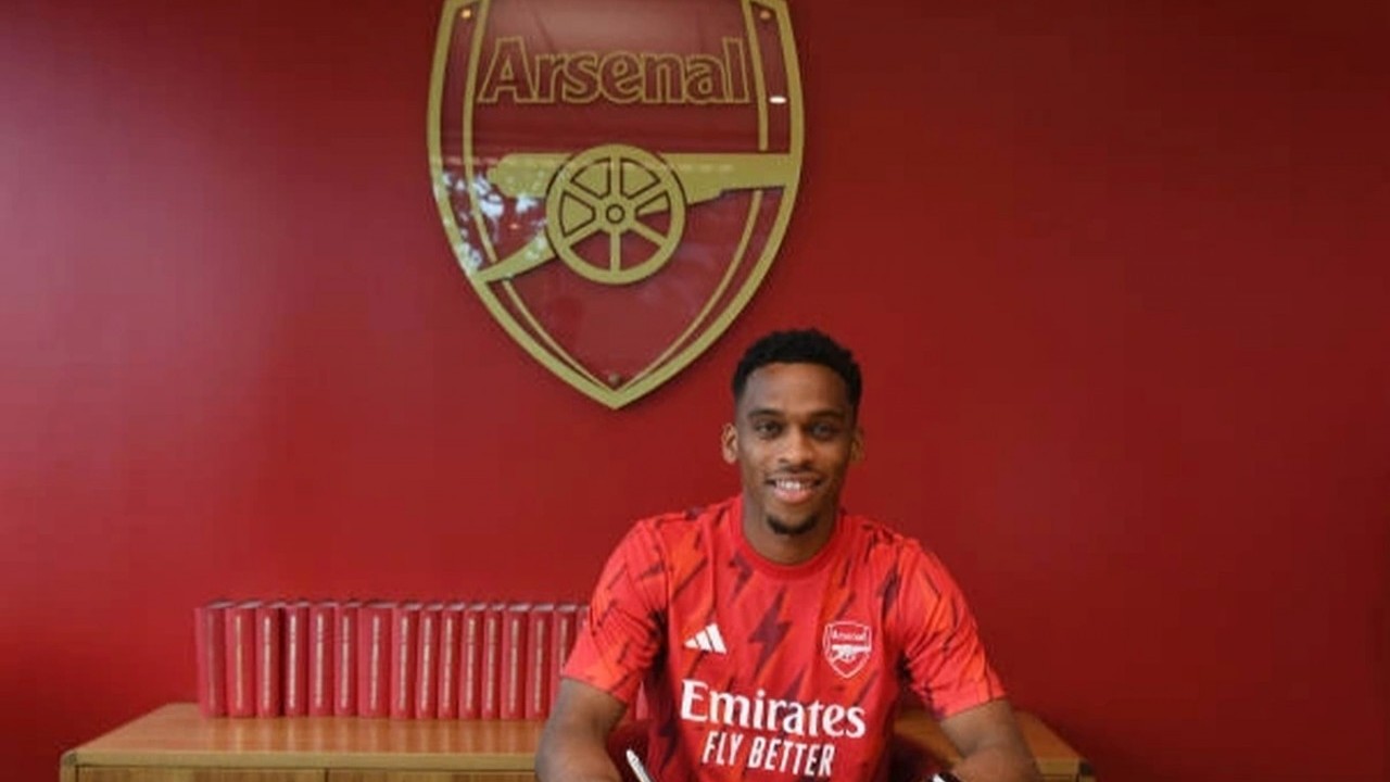 ‘Vung’ 45 triệu Euro, Arsenal chiêu mộ thành công trung vệ Jurrien Timber từ Ajax