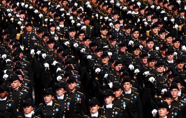 Paris tổ chức duyệt binh hoành tráng kỷ niệm Ngày Bastille trên đại lộ Champs Elysees