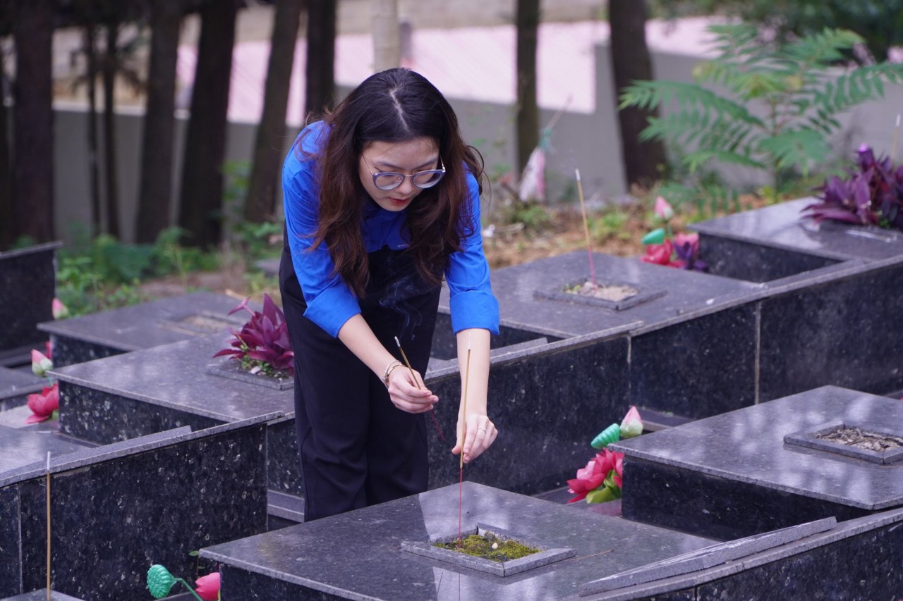 Chuyến đi 'Về nguồn-Mùa hè xanh 2023' với chủ đề 'Dấu chân Ngoại giao'