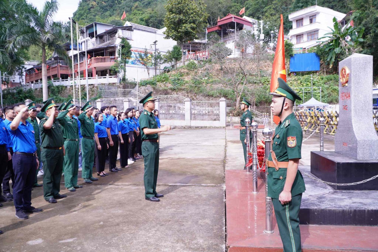 Chuyến đi “Về nguồn-Mùa hè xanh 2023” với chủ đề “Dấu chân Ngoại giao”.
