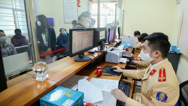 Hồ sơ, thủ tục đăng ký xe lần đầu gồm những gì? đăng ký xe trực tuyến hay trực tiếp?