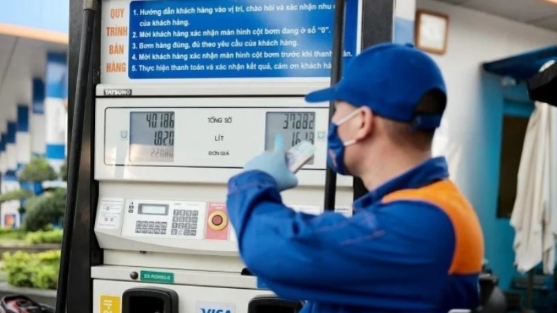 Giá xăng dầu hôm nay 10/8: Thế giới quay đầu tăng mạnh trở lại; xăng trong nước sẽ tiếp tục tăng mạnh vào ngày mai?