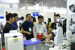 Hơn 400 doanh nghiệp đến từ 22 quốc gia, vùng lãnh thổ tham dự Vietnam Medipharm Expo 2023