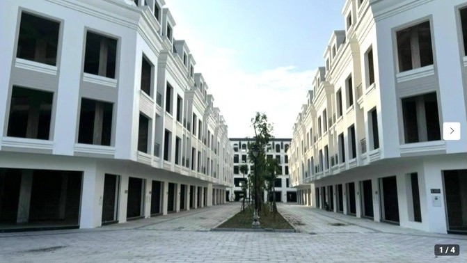 Bất động sản mới nhất: Thị trường khó giảm sâu, giảm mạnh; hơn 30.200 căn nhà bị ngừng cấp sổ hồng; sắp đấu giá đất tại Hà Nội