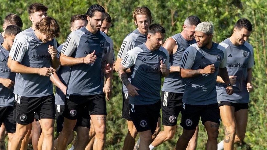 Inter Miami: Messi tập buổi đầu tiên, David Beckham chưa chắc Leo ra sân đấu giao hữu Cruz Azul