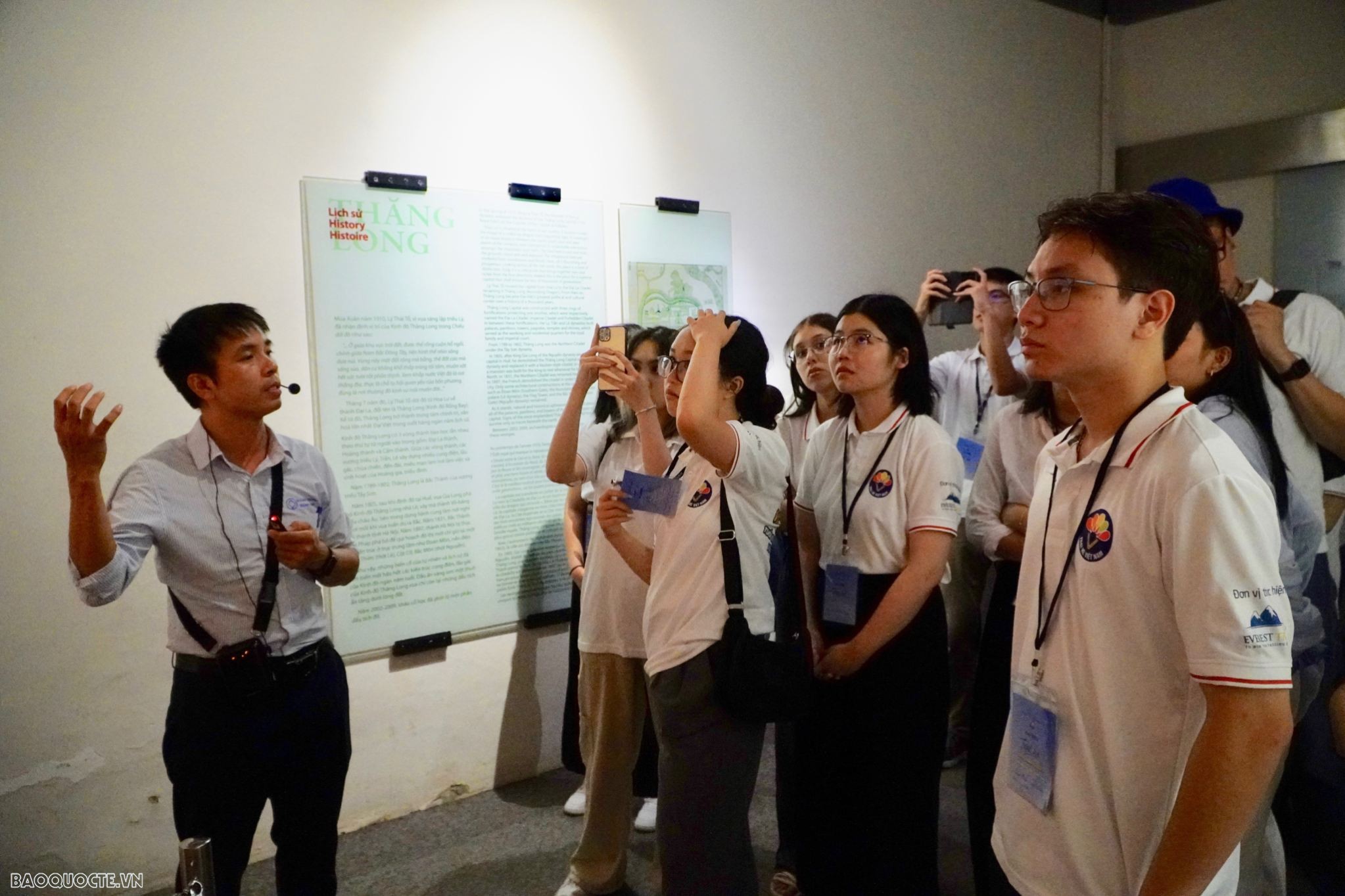 Hoàng thành Thăng Long - Điểm dừng chân thứ ba của 120 kiều bảo trẻ trong hành trình xuyên Việt