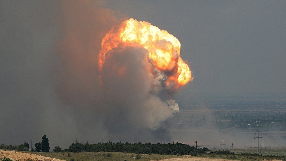 Tình hình Ukraine: Đám cháy ở Crimea ‘trong tầm kiểm soát’, Nga phá thủy lôi trên Biển Đen