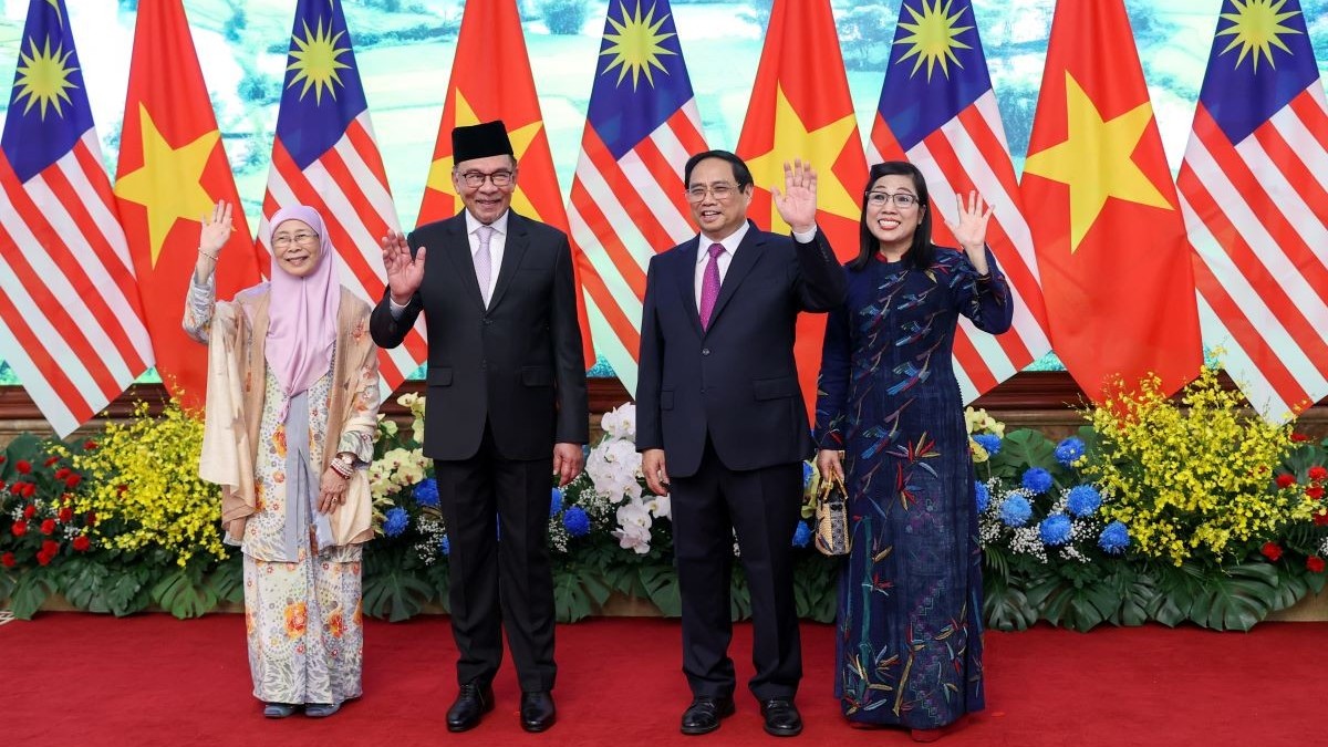 Thủ tướng Phạm Minh Chính và Phu nhân chủ trì lễ đón chính thức Thủ tướng Malaysia và Phu nhân