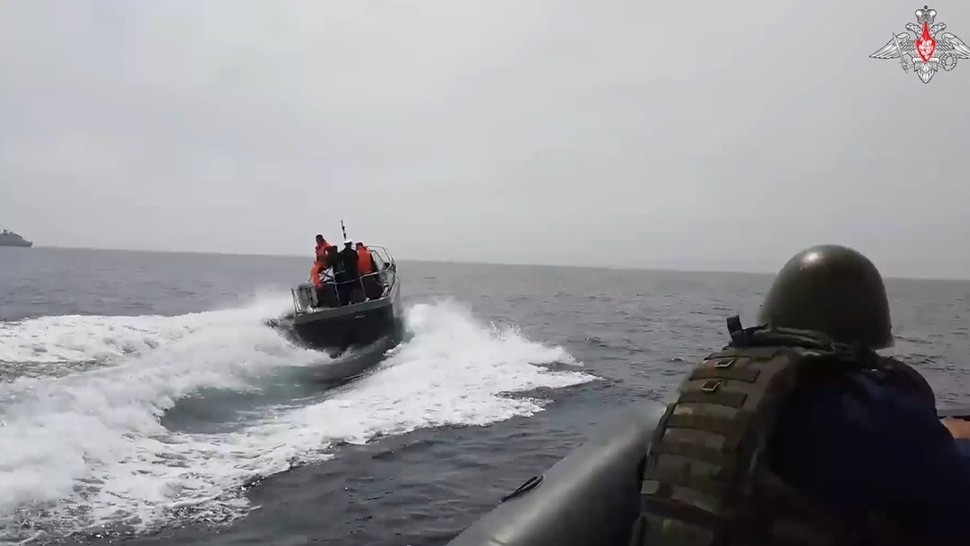 Nga-Ukraine: Nhà Trắng xác nhận Ukraine sử dụng bom chùm hiệu quả; Nga-Trung Quốc tập trận chung; Các nhà ngoại giao Anh bị hạn chế di chuyển