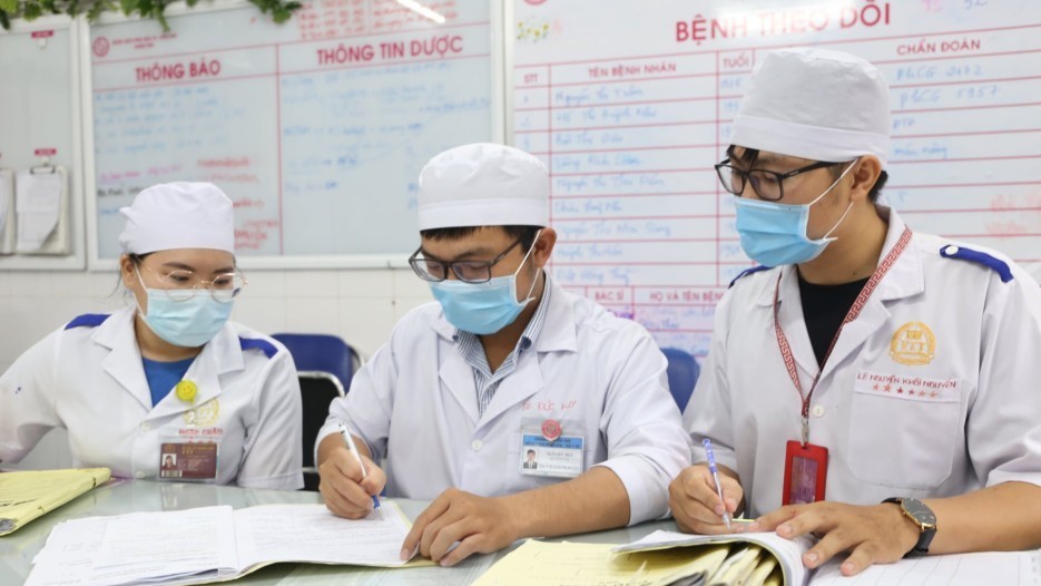 Người học chuyên ngành y nào được hỗ trợ, cấp học bổng?