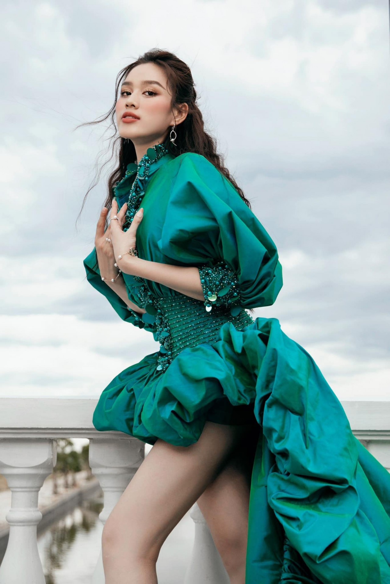 Hoa hậu Đỗ Thị Hà, Thanh Thủy và Lương Thùy Linh