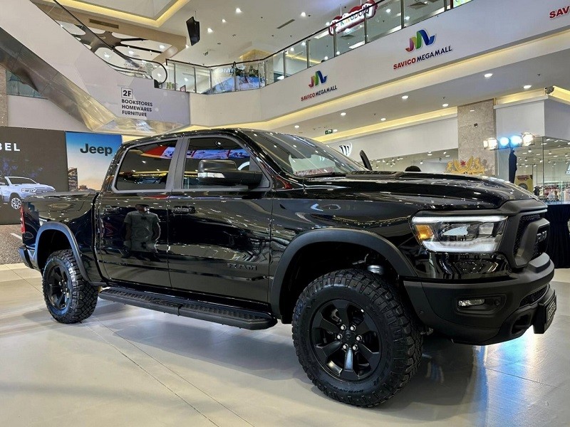 RAM 1500 Rebel gây ấn tượng mạnh với thiết kế đậm chất nam tính. RAM 1500 Rebel gây ấn tượng mạnh với thiết kế đậm chất nam tính.