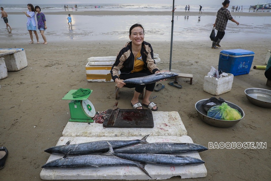 Chợ hải sản buổi bình minh