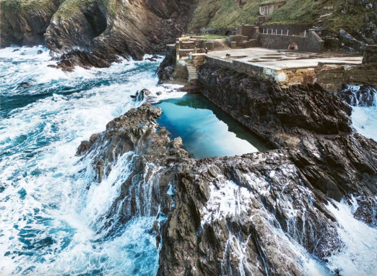 Những 'hồ bơi' nước mặn ấn tượng nhất thế giới