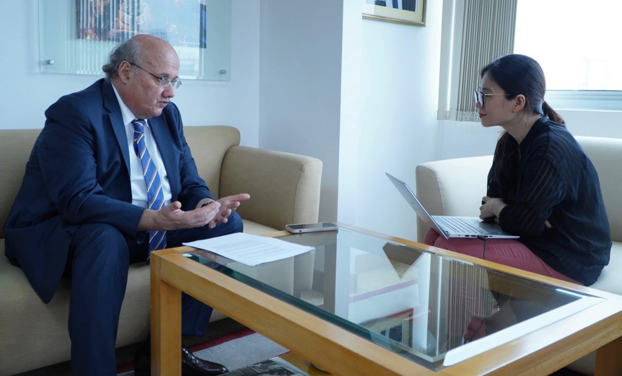 Đại sứ Hans-Peter Glanzer: Kinh tế Việt Nam phát triển năng động, giàu tiềm năng, sẽ có thêm nhiều đoàn doanh nghiệp Áo đến Việt Nam Đại sứ Hans-Peter Glanzer: Kinh tế Việt Nam phát triển năng động, giàu tiềm năng, sẽ có thêm nhiều đoàn doanh nghiệp Áo đến Việt Nam