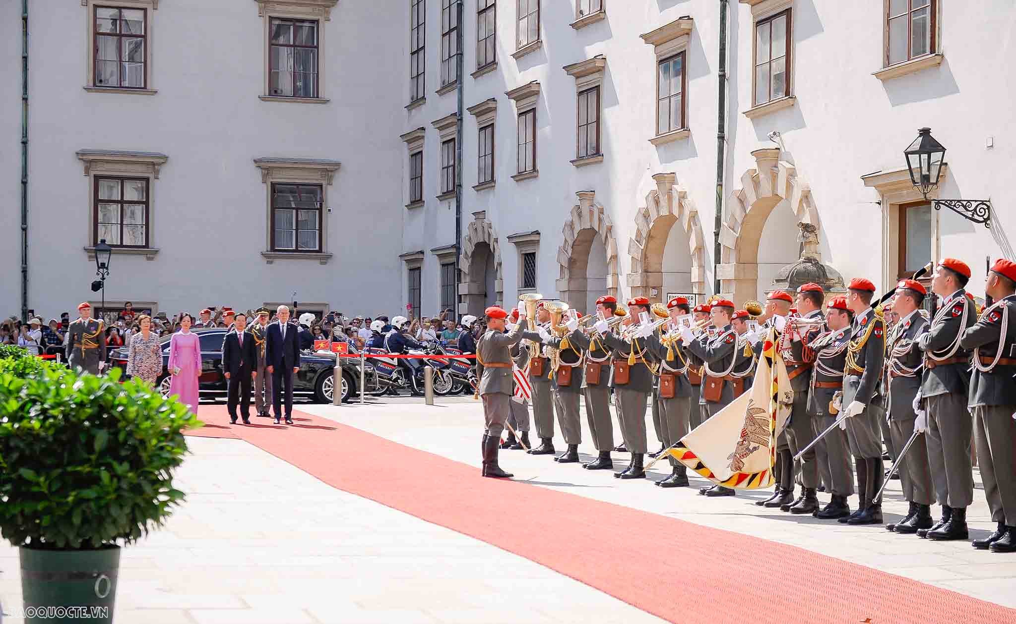 Những hình ảnh ấn tượng của Chủ tịch nước Võ Văn Thưởng trong chuyến thăm chính thức Áo Những hình ảnh ấn tượng của Chủ tịch nước Võ Văn Thưởng trong chuyến thăm chính thức Áo