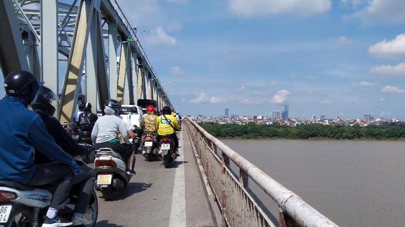 Dự báo thời tiết đêm nay và ngày mai (25-26/7): Hà Nội, Bắc Bộ, Bắc Trung Bộ nắng nóng gay gắt; Tây Nguyên, Nam Bộ chiều và đêm mưa vừa, giông rải rác