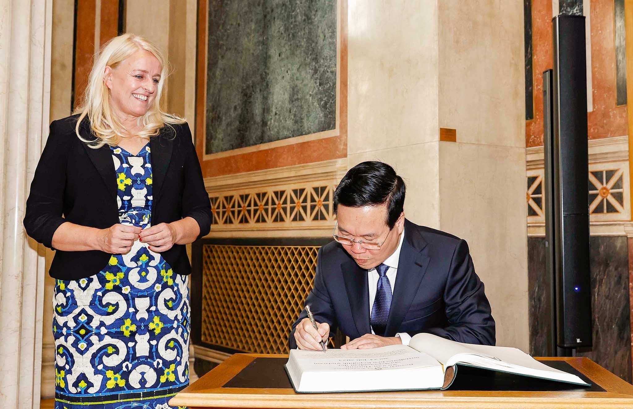 Những hình ảnh ấn tượng của Chủ tịch nước Võ Văn Thưởng trong chuyến thăm chính thức Áo Những hình ảnh ấn tượng của Chủ tịch nước Võ Văn Thưởng trong chuyến thăm chính thức Áo