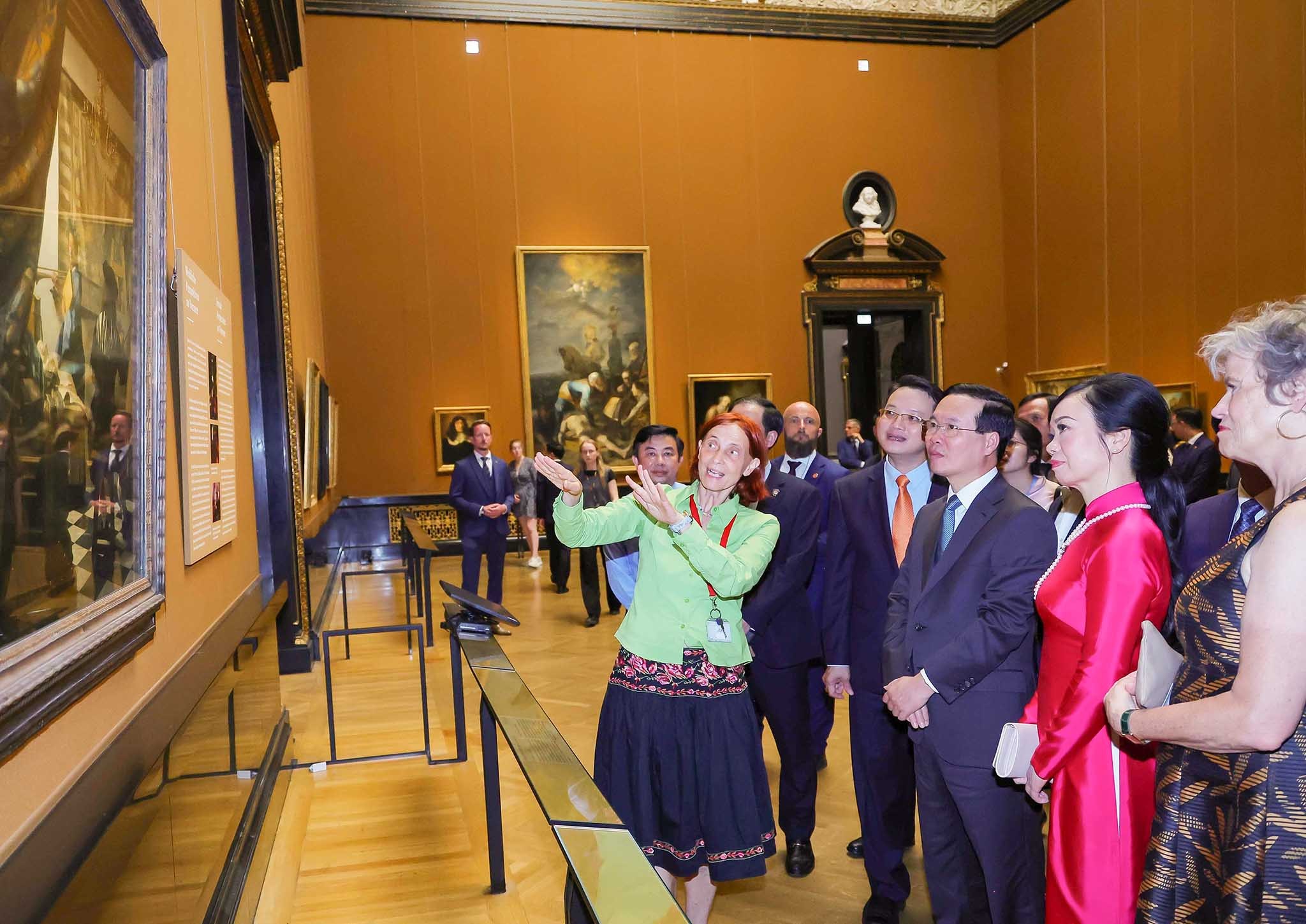 Những hình ảnh ấn tượng của Chủ tịch nước Võ Văn Thưởng trong chuyến thăm chính thức Áo Những hình ảnh ấn tượng của Chủ tịch nước Võ Văn Thưởng trong chuyến thăm chính thức Áo