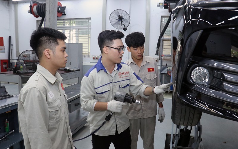 Học nghề hay học đại học cũng hãy biến mình thành một người lao động trình độ cao