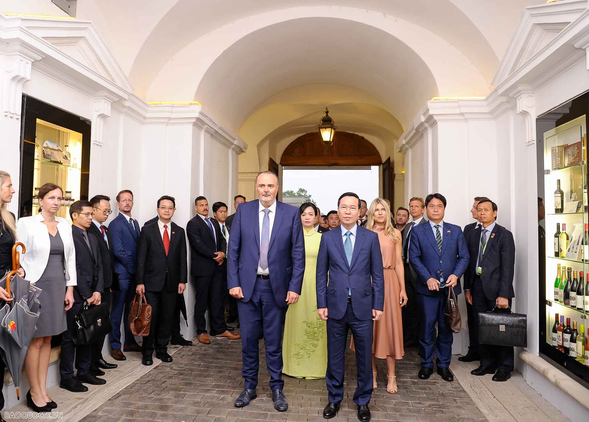 Những hình ảnh ấn tượng của Chủ tịch nước Võ Văn Thưởng trong chuyến thăm chính thức Áo Những hình ảnh ấn tượng của Chủ tịch nước Võ Văn Thưởng trong chuyến thăm chính thức Áo