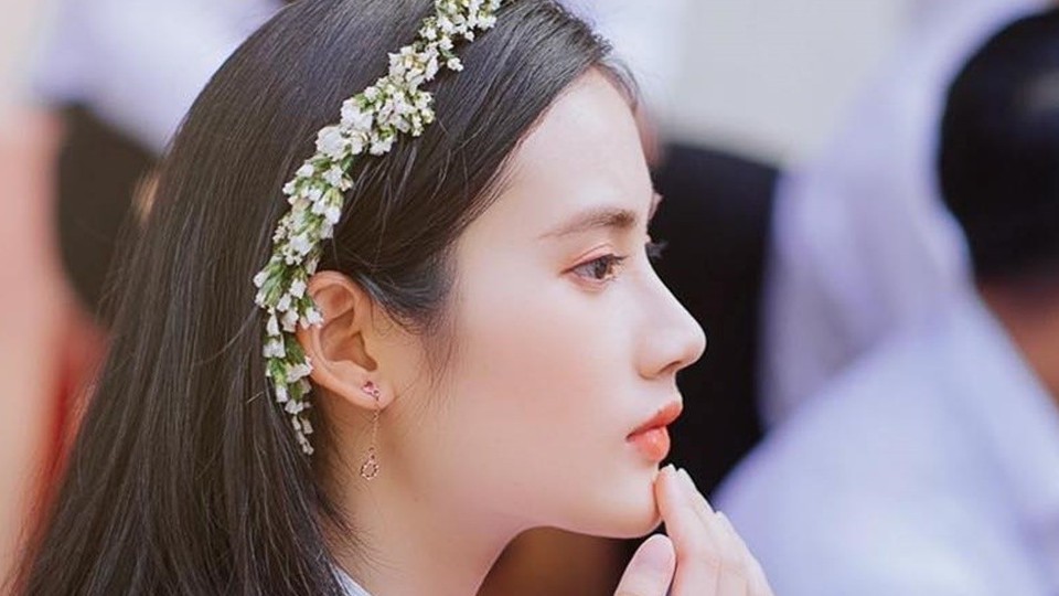 Loạt ảnh Hoa hậu Ý Nhi xinh đẹp, rạng rỡ thời học sinh phổ thông